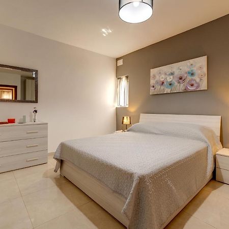 Stylish Bright And Airy Apart In Central Bugibba San Pawl il-Baħar Zewnętrze zdjęcie