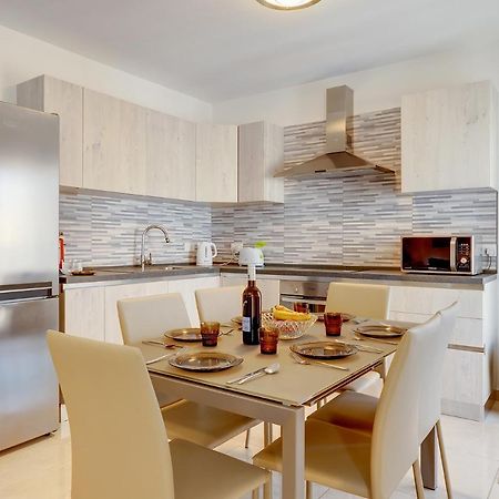 Stylish Bright And Airy Apart In Central Bugibba San Pawl il-Baħar Zewnętrze zdjęcie
