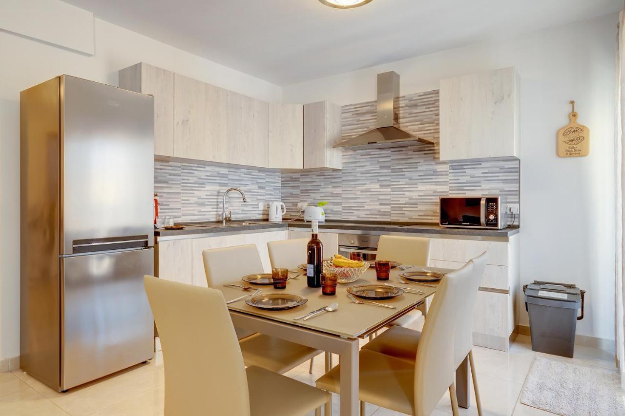 Stylish Bright And Airy Apart In Central Bugibba San Pawl il-Baħar Zewnętrze zdjęcie