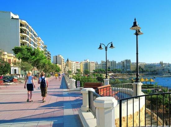 Stylish Bright And Airy Apart In Central Bugibba San Pawl il-Baħar Zewnętrze zdjęcie